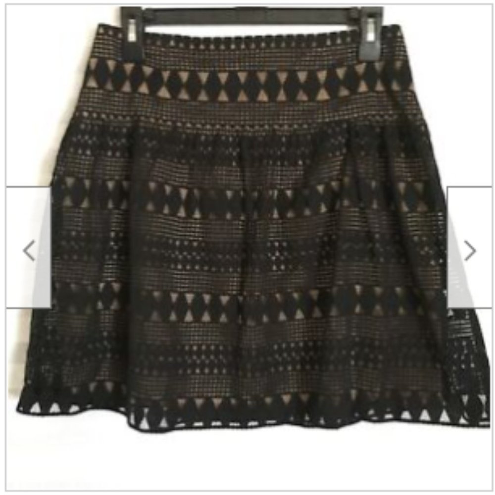 BCBG Maxazria Skirt Lace Black Tan Lace Back Zip